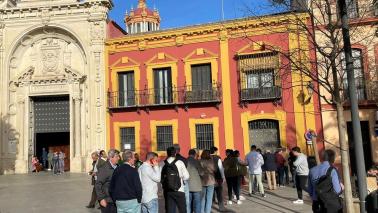 Reparto de papeletas de sitio del Traslado y la Procesión de Clausura